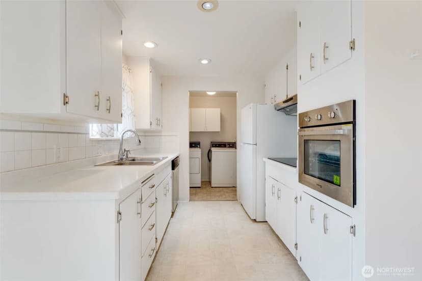 Property photo for 10664 63rd Avenue S, Seattle photo 9