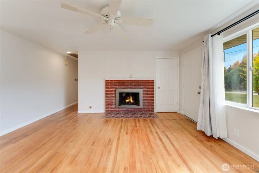 Property photo for 10664 63rd Avenue S, Seattle photo 4