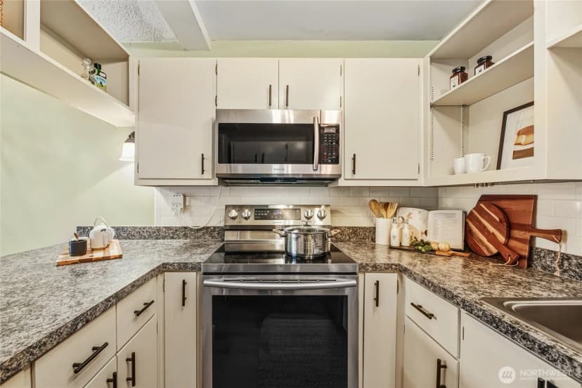 Property photo for 1425 S Puget Drive #g3, Renton photo 8