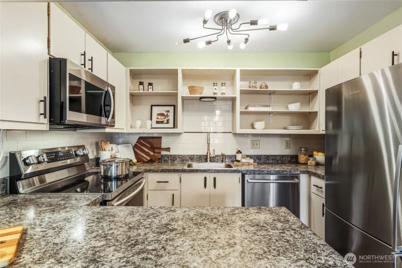Property photo for 1425 S Puget Drive #g3, Renton photo 6