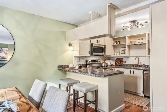 Property photo for 1425 S Puget Drive #g3, Renton photo 5