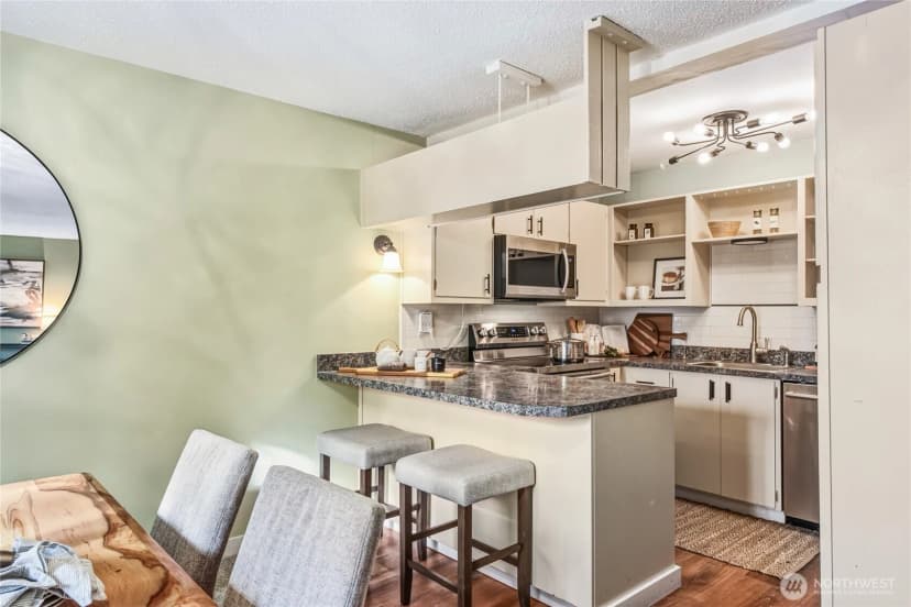 Property photo for 1425 S Puget Drive #g3, Renton photo 5