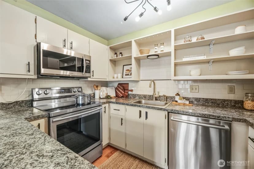 Property photo for 1425 S Puget Drive #g3, Renton photo 7