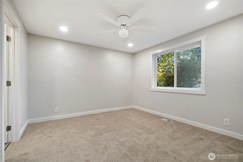 Property photo for 1259 Lidstrom Road E, Port Orchard photo 17