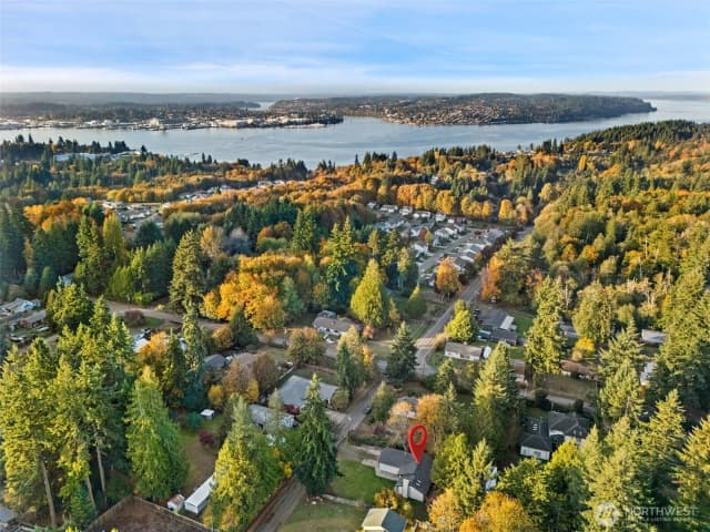 Property photo for 1259 Lidstrom Road E, Port Orchard photo 2