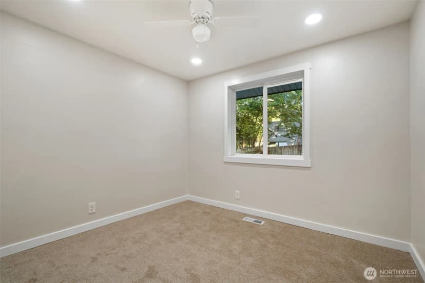 Property photo for 1259 Lidstrom Road E, Port Orchard photo 19