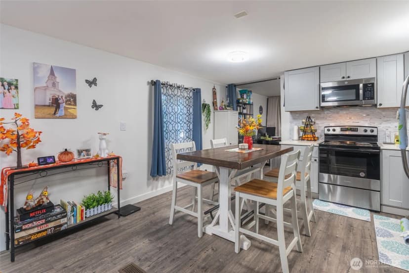 Property photo for 16405 Maple Valley Hwy #22, Renton photo 11