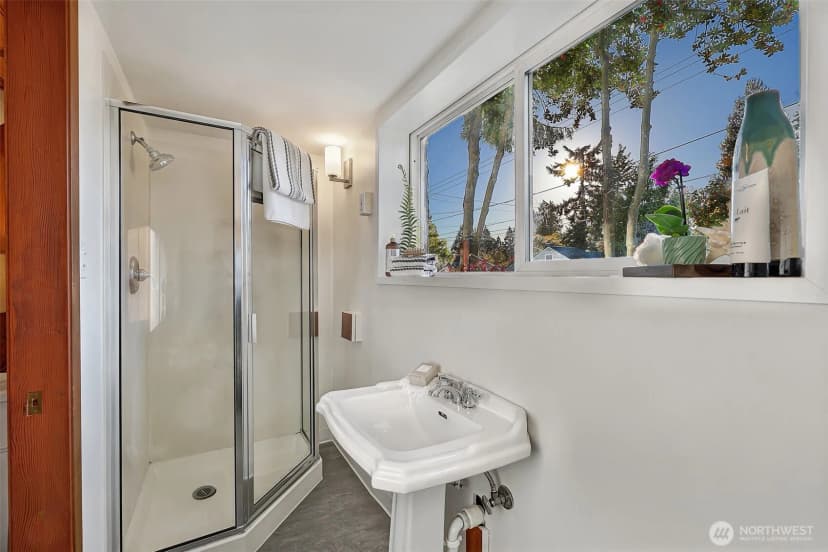 Property photo for 11034 Evanston Avenue N, Seattle photo 21