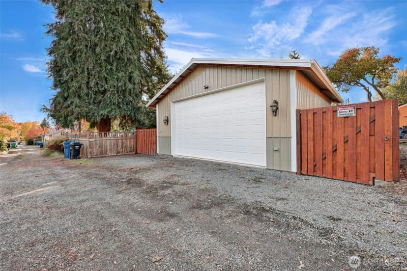 Property photo for 11034 Evanston Avenue N, Seattle photo 29