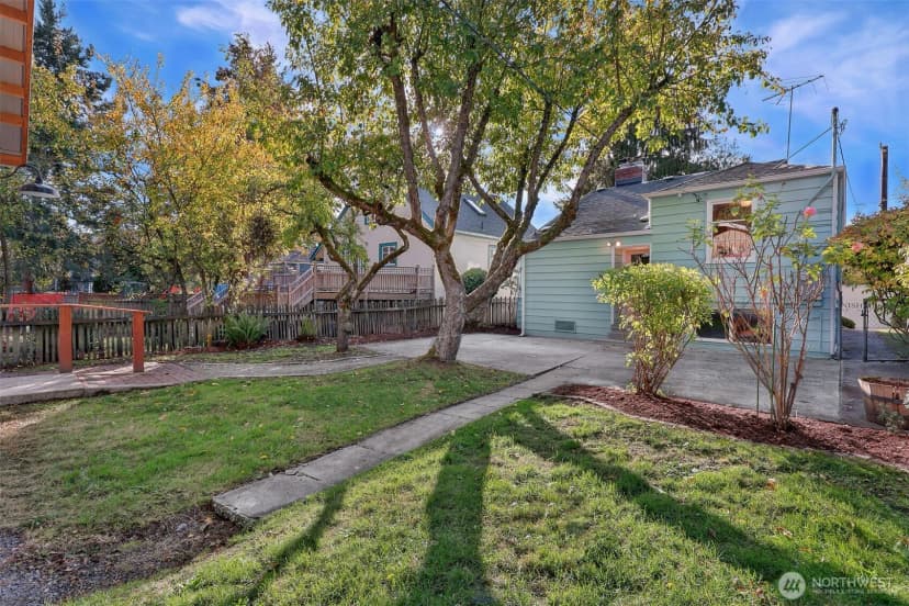 Property photo for 11034 Evanston Avenue N, Seattle photo 23