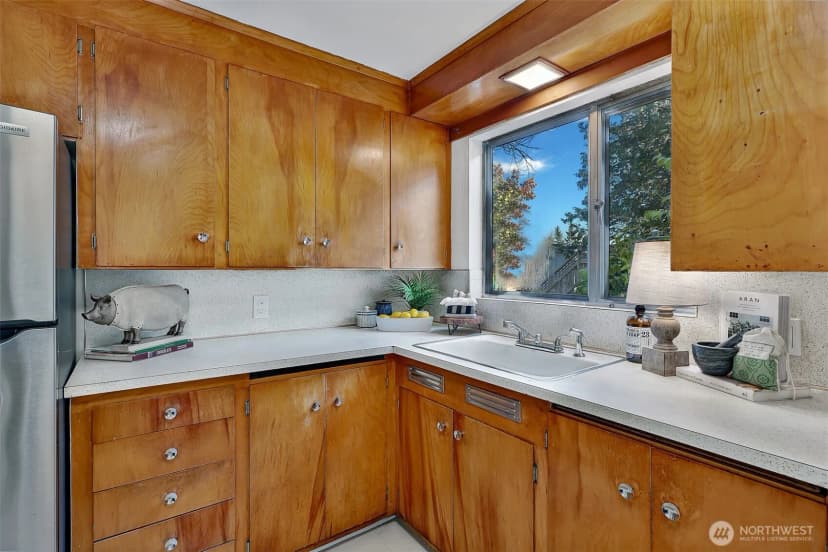 Property photo for 11034 Evanston Avenue N, Seattle photo 9