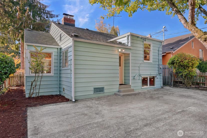 Property photo for 11034 Evanston Avenue N, Seattle photo 22