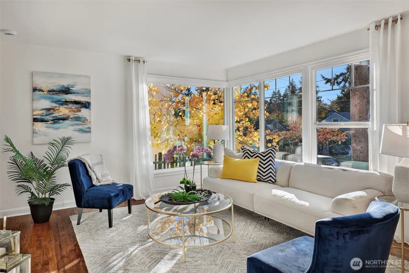 Property photo for 11034 Evanston Avenue N, Seattle photo 4