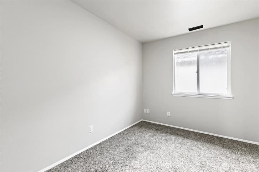 Property photo for 5204 79th Street W, Lakewood photo 29