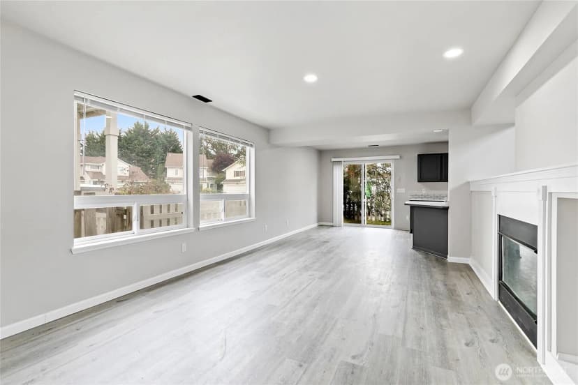 Property photo for 5204 79th Street W, Lakewood photo 16