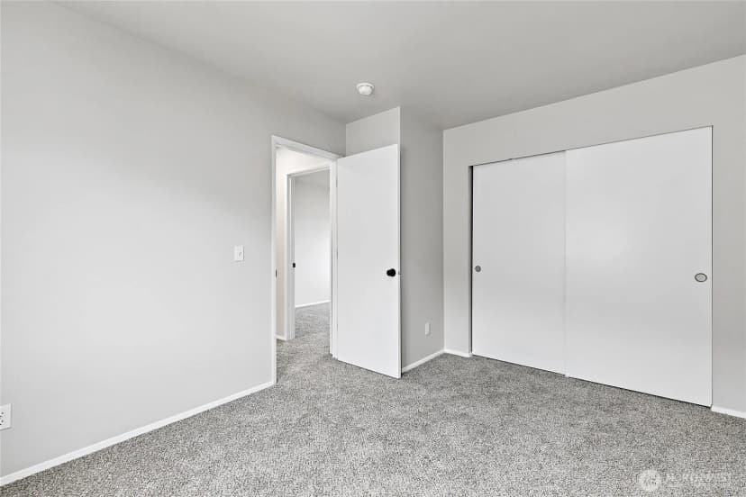 Property photo for 5204 79th Street W, Lakewood photo 28