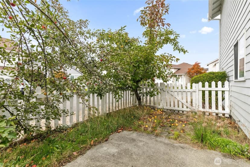 Property photo for 5204 79th Street W, Lakewood photo 37