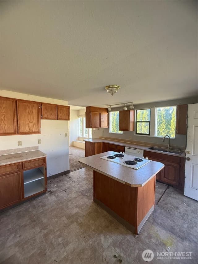 Property photo for 7927 Vernon Road, Lake Stevens photo 4