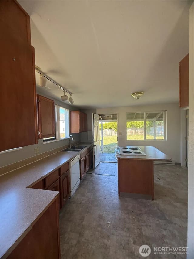 Property photo for 7927 Vernon Road, Lake Stevens photo 5