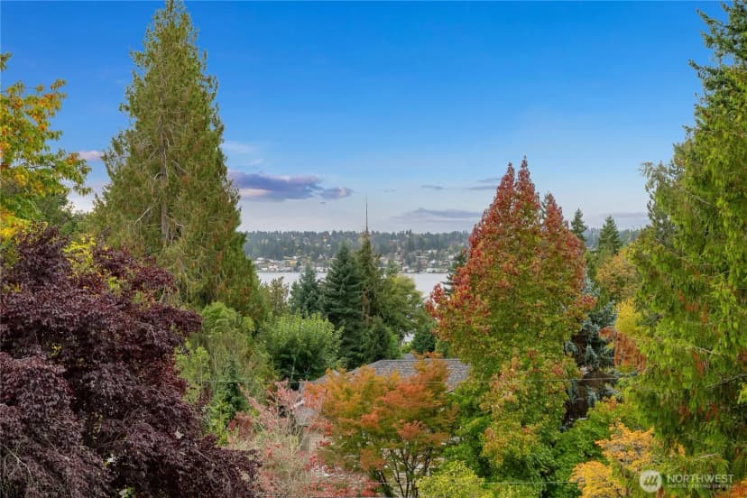 Property photo for 6405 Ne 129th Place, Kirkland photo 10