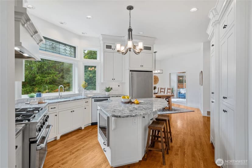 Property photo for 6405 Ne 129th Place, Kirkland photo 6