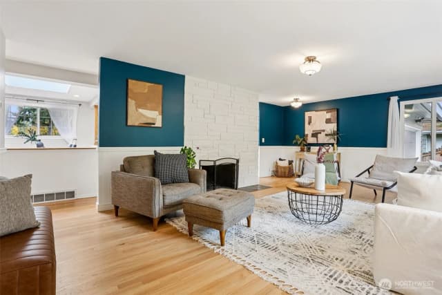 Property photo for 7621 Ne 205th Street, Kenmore photo 3