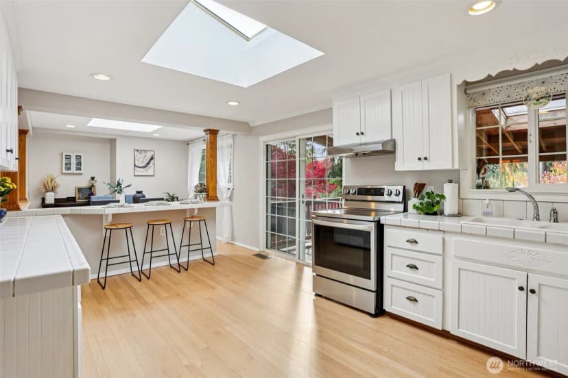 Property photo for 7621 Ne 205th Street, Kenmore photo 10