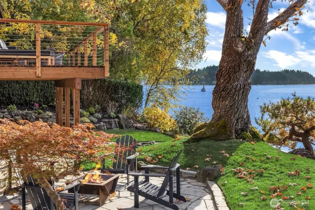 Property photo for 4205 Pleasant Beach Drive Ne, Bainbridge Island