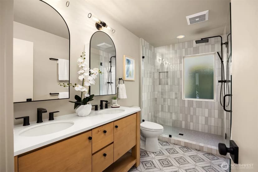 Property photo for 4205 Pleasant Beach Drive Ne, Bainbridge Island photo 18