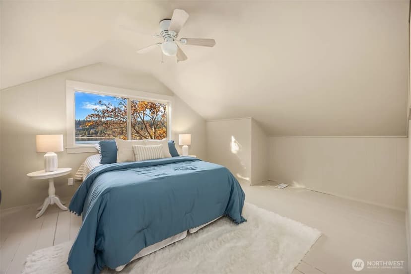 Property photo for 4205 Pleasant Beach Drive Ne, Bainbridge Island photo 19
