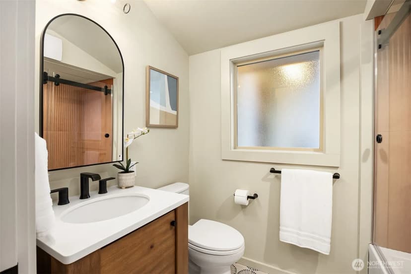 Property photo for 4205 Pleasant Beach Drive Ne, Bainbridge Island photo 21