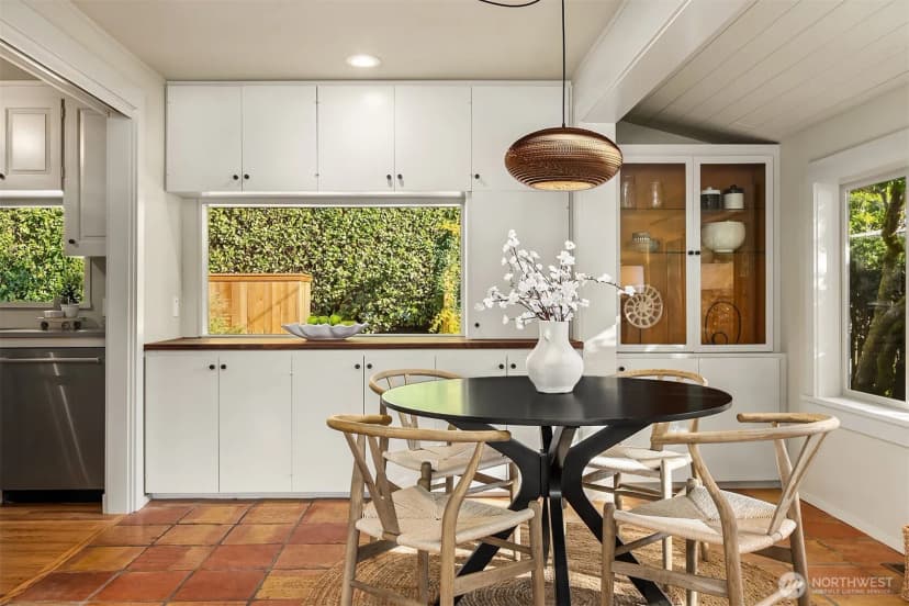 Property photo for 4205 Pleasant Beach Drive Ne, Bainbridge Island photo 11