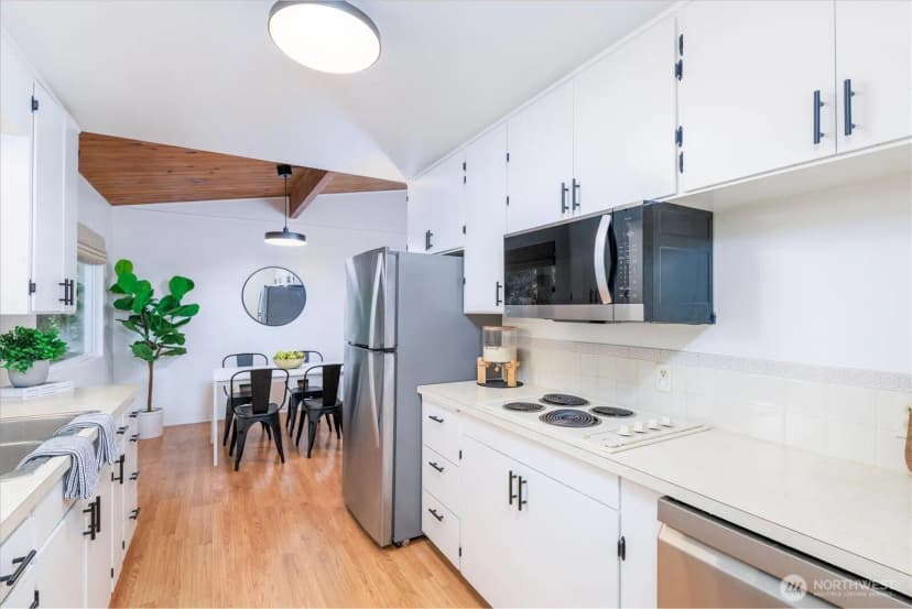 Property photo for 1910 220th Avenue Se, Sammamish photo 6