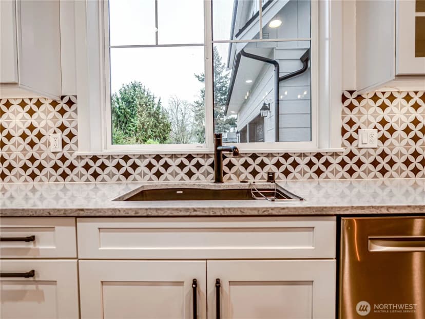 Property photo for 11014 Dayton Avenue N, Seattle photo 12