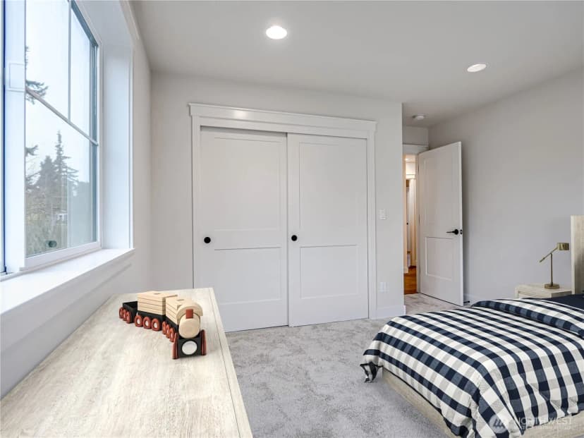 Property photo for 11014 Dayton Avenue N, Seattle photo 25