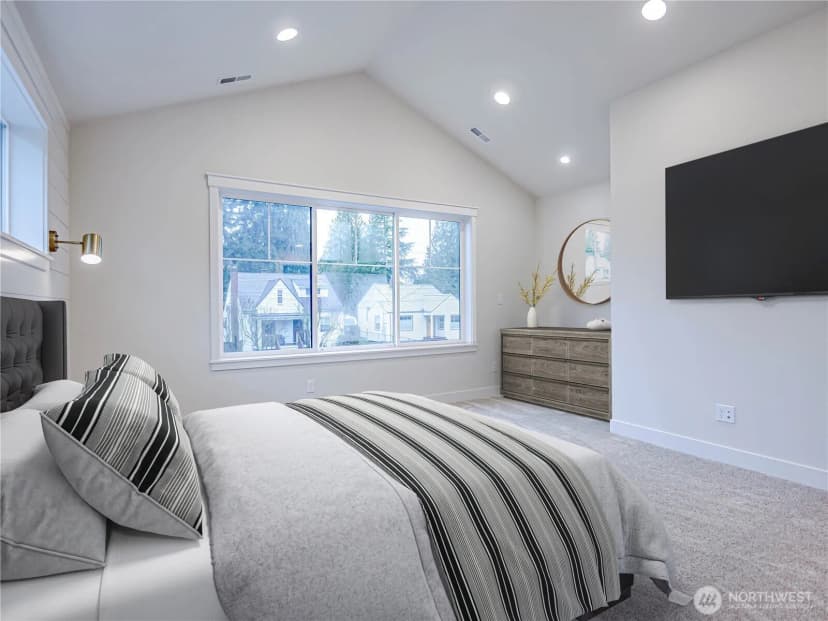 Property photo for 11014 Dayton Avenue N, Seattle photo 19