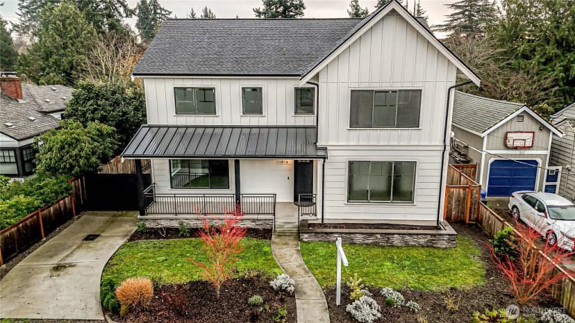 Property photo for 11014 Dayton Avenue N, Seattle photo 2