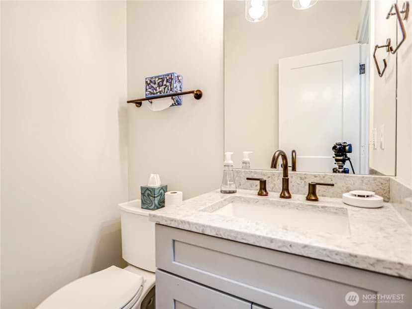 Property photo for 11014 Dayton Avenue N, Seattle photo 16