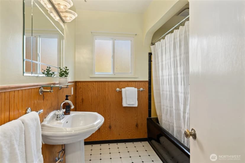 Property photo for 1000 E 3rd Avenue, Ellensburg photo 18