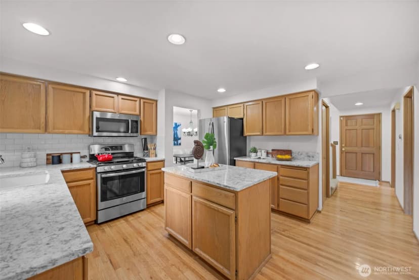 Property photo for 23424 Ne 28th Place, Sammamish photo 17