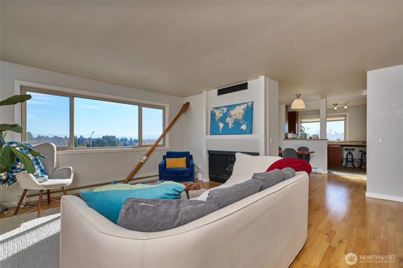 Property photo for 812 N 42nd Street #301, Seattle photo 3