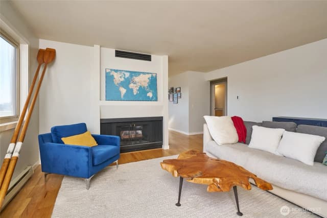 Property photo for 812 N 42nd Street #301, Seattle photo 5