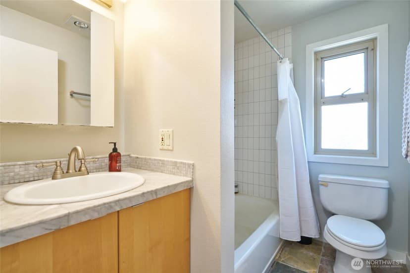 Property photo for 812 N 42nd Street #301, Seattle photo 16