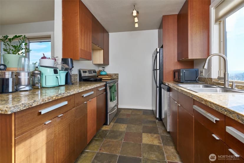 Property photo for 812 N 42nd Street #301, Seattle photo 11