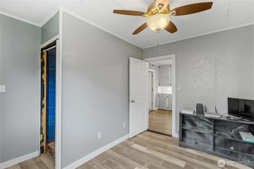 Property photo for 2405 First Street, Cosmopolis photo 13