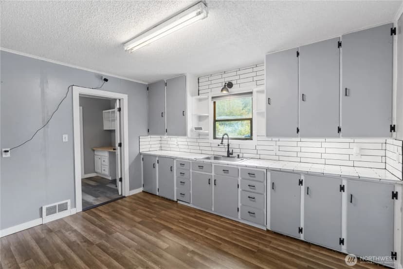Property photo for 2405 First Street, Cosmopolis photo 19