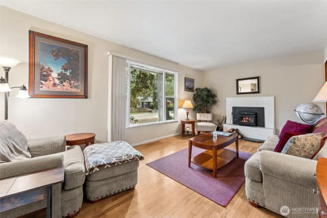 Property photo for 16051 21st Avenue Sw, Burien photo 4