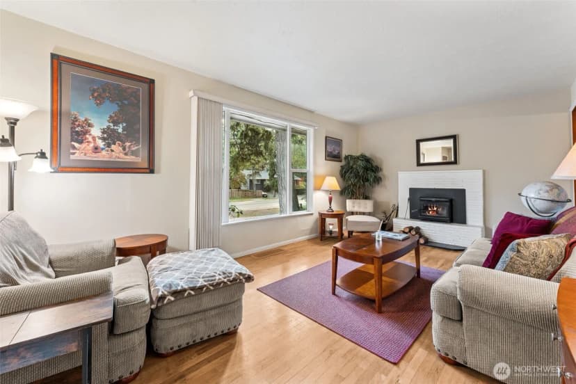 Property photo for 16051 21st Avenue Sw, Burien photo 4