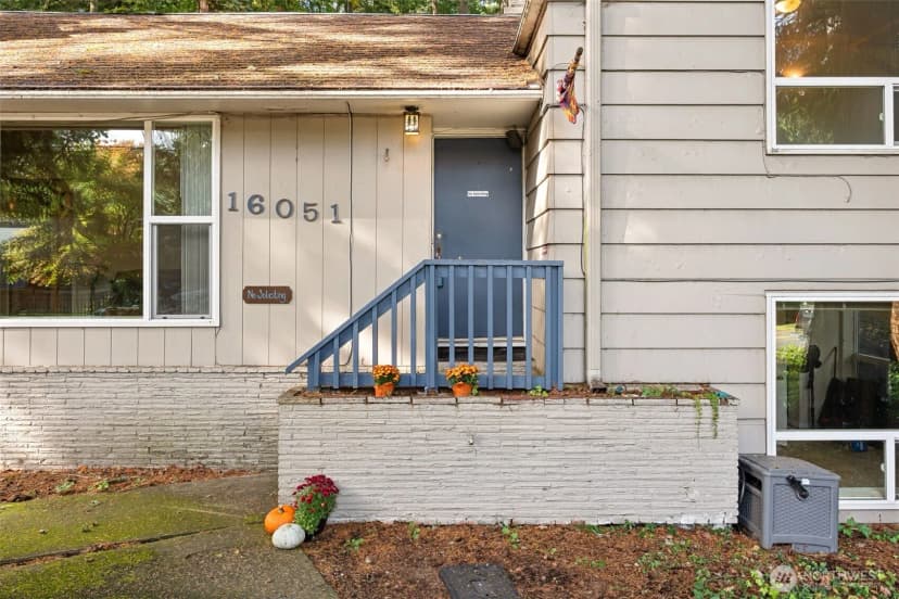 Property photo for 16051 21st Avenue Sw, Burien photo 24