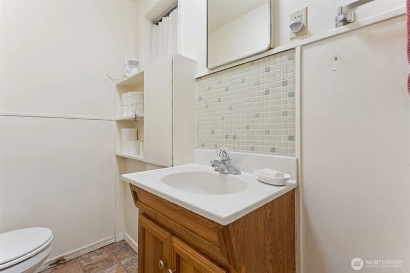 Property photo for 16051 21st Avenue Sw, Burien photo 16